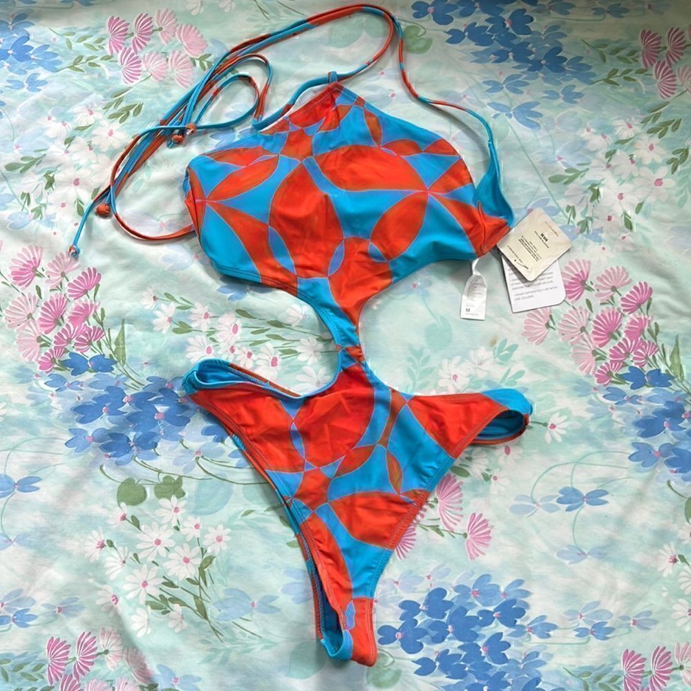 Fabletics Cutout One Piece Swimsuit - M - Picture 5 of 8